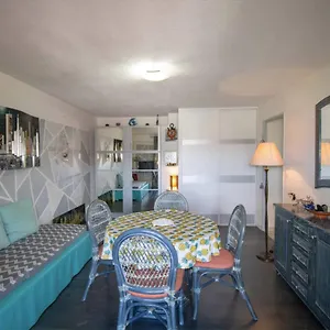 Cosy 35 M2 With Balcony In A Quiet Appartement